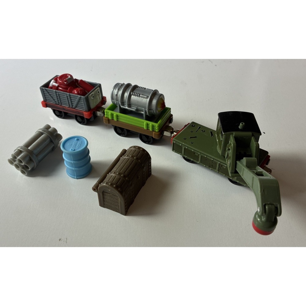 8 Piece Thomas & Friends Take N Play Breakdown Train Car and Others (21K)